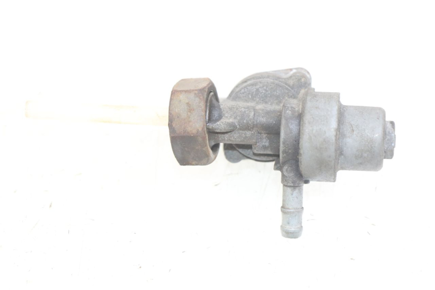 photo de ROBINET RESERVOIR HONDA CM 125 (1983 - 2003) - Autre angle de vue