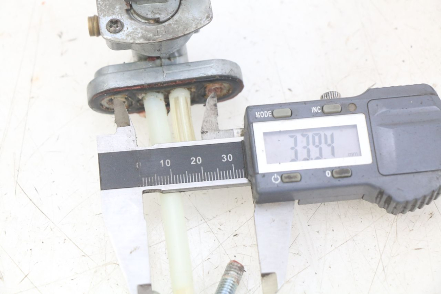 photo de ROBINET RESERVOIR LONCIN DIRT BIKE 125 - Détail de la pièce