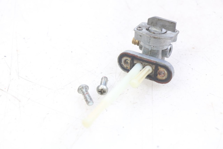 photo de ROBINET RESERVOIR LONCIN DIRT BIKE 125 - Zoom état d’usage