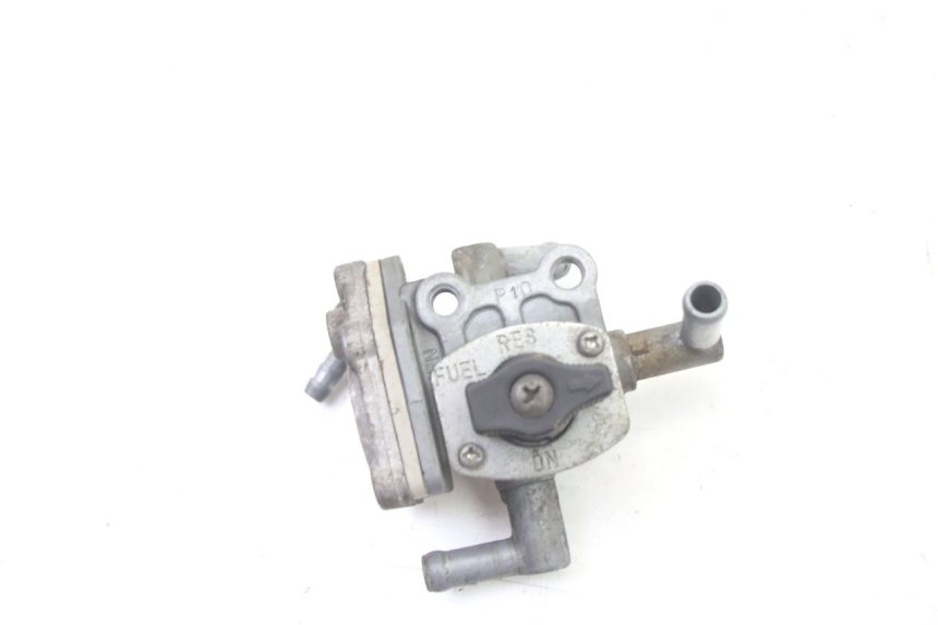 photo de ROBINET RESERVOIR SUZUKI GS GSE 500 (2001 - 2003) - Autre angle de vue