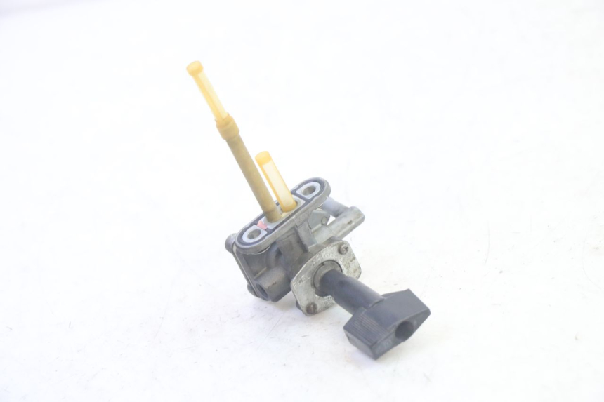 photo de ROBINET RESERVOIR SUZUKI GSF N BANDIT 600 (1996 - 1999) - Vue principale