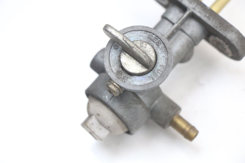 photo de Fuel tap HYOSUNG GV AQUILA 125 (2000 - 2009) - Détail de la pièce