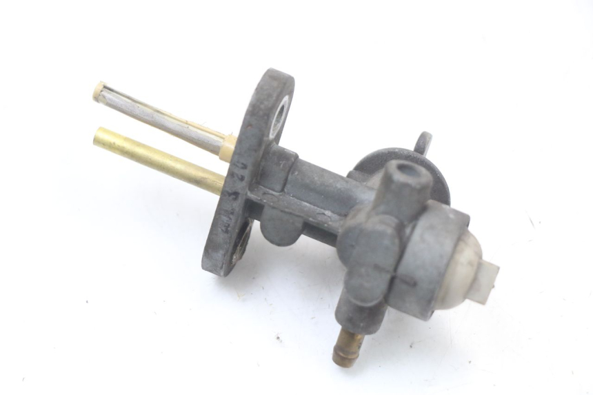 photo de Fuel tap HYOSUNG GV AQUILA 125 (2000 - 2009) - Autre angle de vue