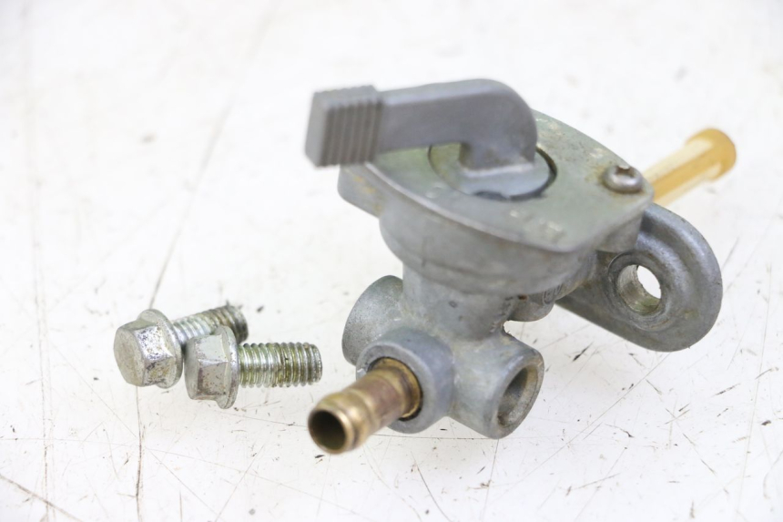 photo de ROBINET RESERVOIR KAWASAKI KX 65 (2000 - 2019) - Gros plan technique