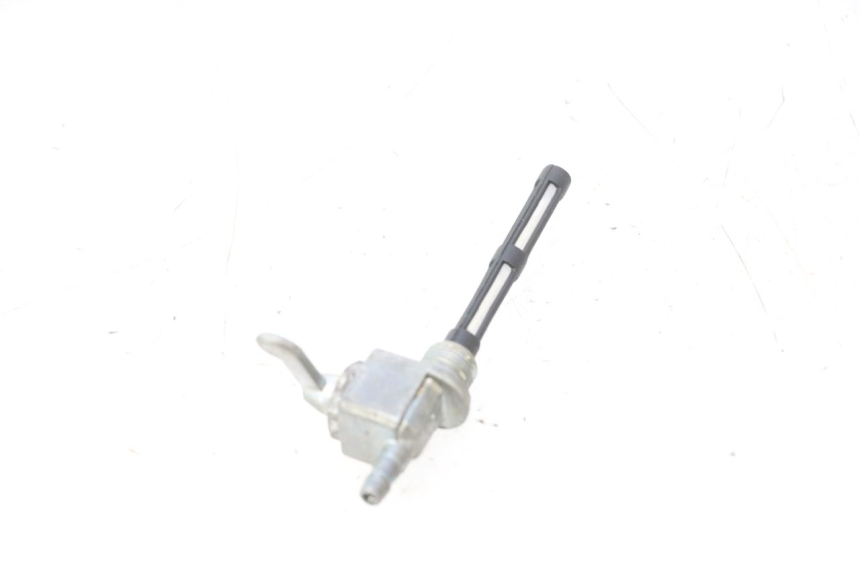 photo de ROBINET RESERVOIR PEUGEOT LUDIX BLASTER 50 (2006 - 2014) - Zoom état d’usage