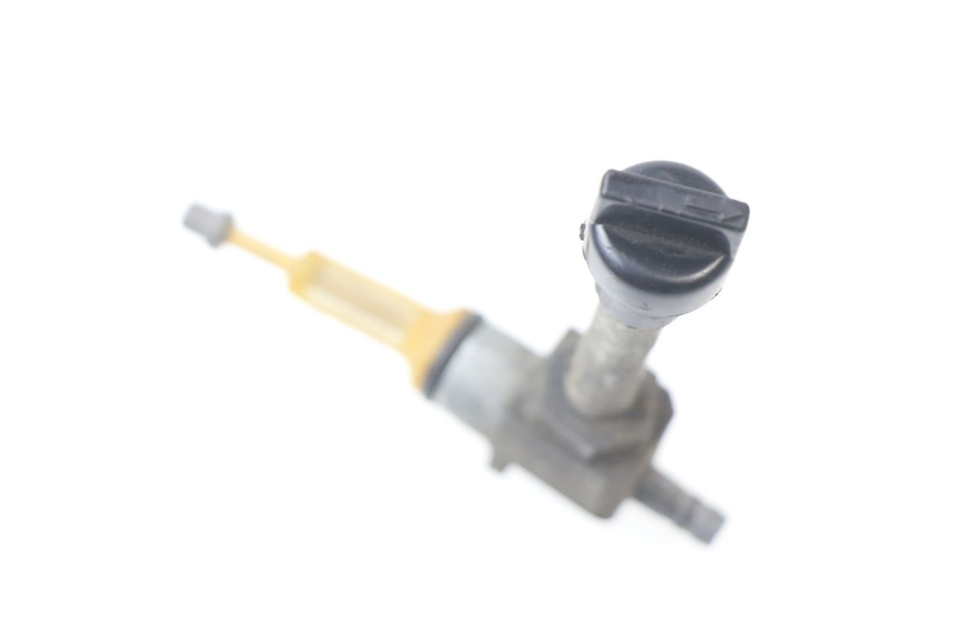 photo de ROBINET RESERVOIR PEUGEOT LUDIX 50 (2008 - 2017) - Zoom état d’usage