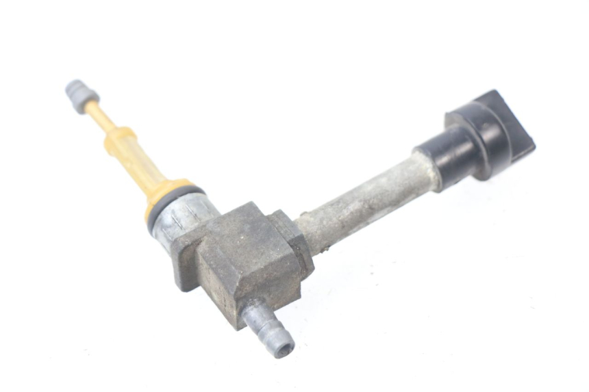 photo de ROBINET RESERVOIR PEUGEOT LUDIX 50 (2008 - 2017) - Autre angle de vue