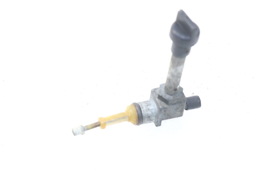 photo de ROBINET RESERVOIR PEUGEOT LUDIX 50 (2008 - 2017) - Zoom état d’usage