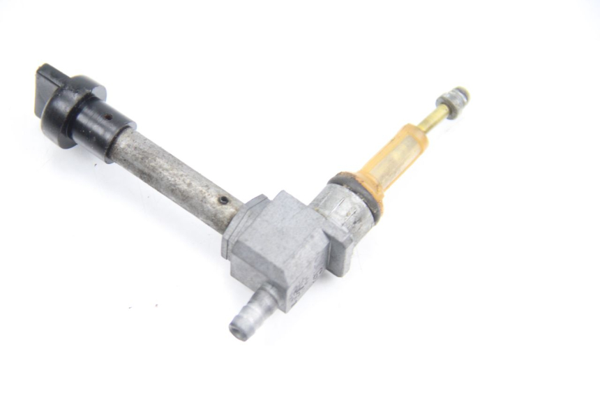 photo de ROBINET RESERVOIR PEUGEOT LUDIX 50 (2005 - 2007) - Autre angle de vue