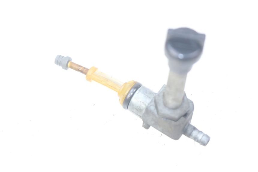 photo de ROBINET RESERVOIR PEUGEOT LUDIX 50 (2008 - 2017) - Autre angle de vue