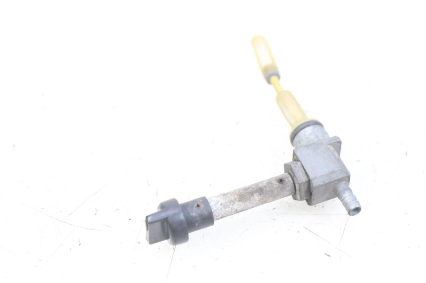 photo de ROBINET RESERVOIR PEUGEOT LUDIX 50 (2005 - 2007) - Autre angle de vue