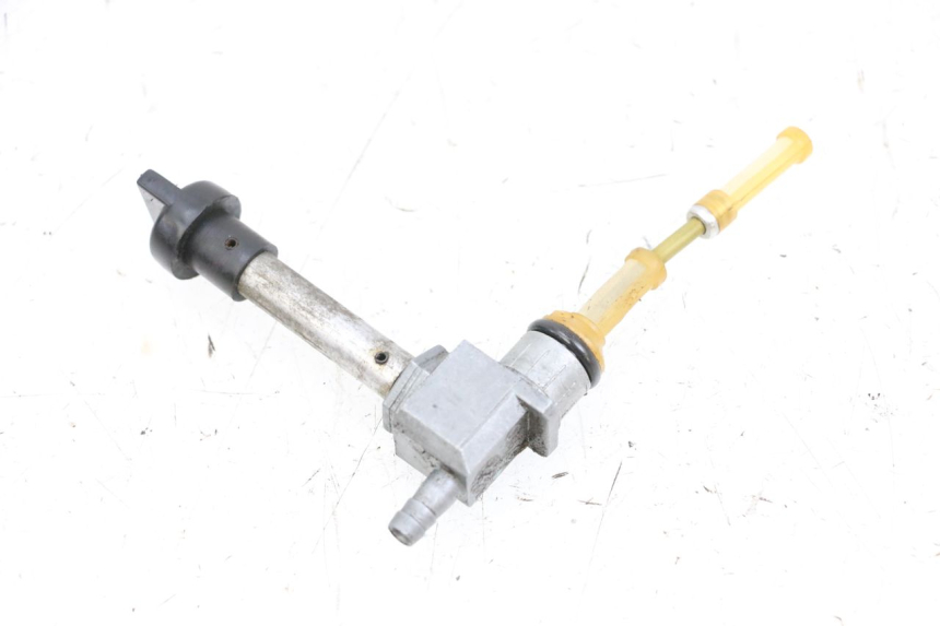 photo de ROBINET RESERVOIR PEUGEOT LUDIX 50 (2005 - 2007) - Zoom état d’usage