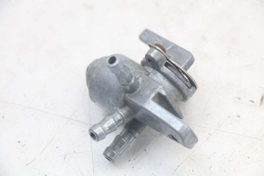 photo de ROBINET RESERVOIR HYTRACK ST 170 (2020 - 2024) - Gros plan technique