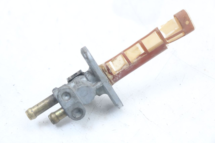 photo de ROBINET RESERVOIR SUZUKI GS F 500 (2004 - 2007) - Vue d’ensemble