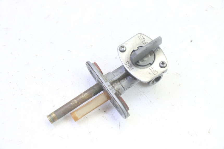 photo de ROBINET RESERVOIR YAMAHA TTR 125 (2000 - 2020) - Autre angle de vue