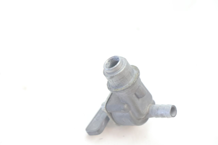photo de ROBINET RESERVOIR PIAGGIO TYPHOON 50 (1993 - 1999) - Autre angle de vue