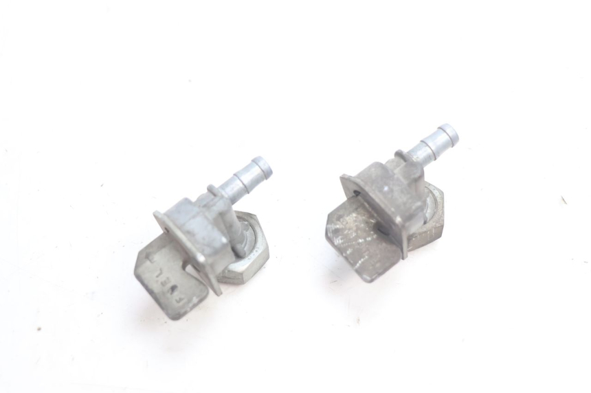 photo de ROBINET RESERVOIR HONDA XRV AFRICA TWIN 750 (1990 - 1992) - Points de fixation