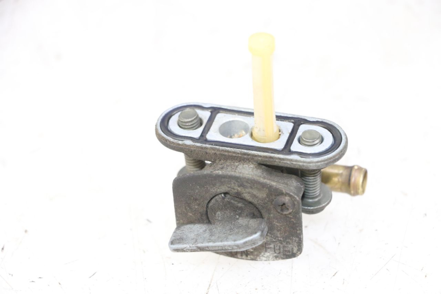 photo de ROBINET RESERVOIR YAMAHA FZS FAZER 600 (2001 - 2003) - Vue principale