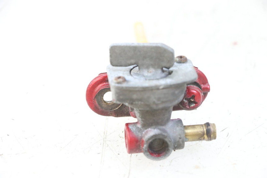 photo de ROBINET RESERVOIR YAMAHA XVS DRAG STAR DRAGSTAR 650 (1997 - 2007) - Autre angle de vue