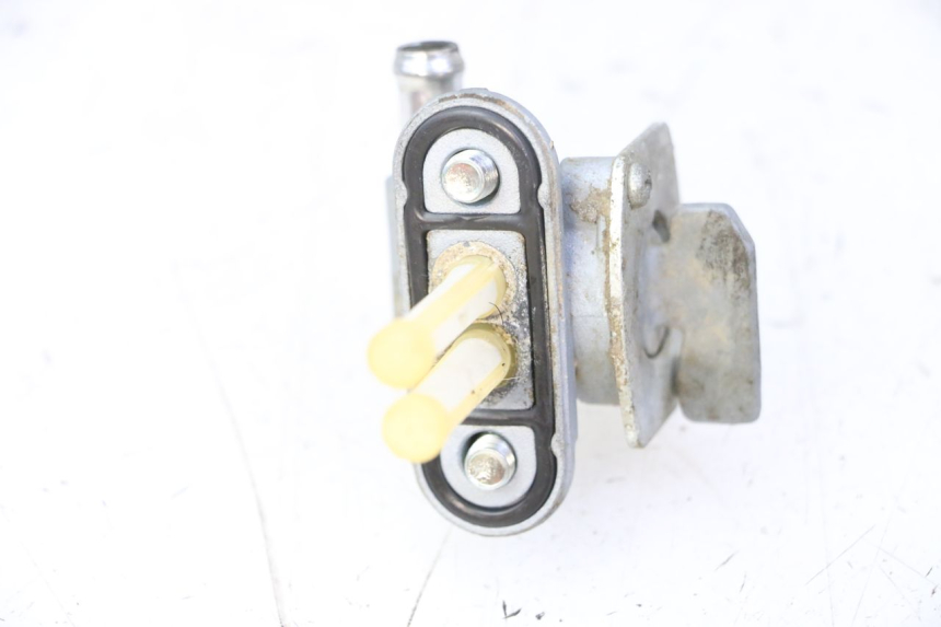 photo de ROBINET RESERVOIR YAMAHA YZ 85 (2022 - 2025) - Gros plan technique