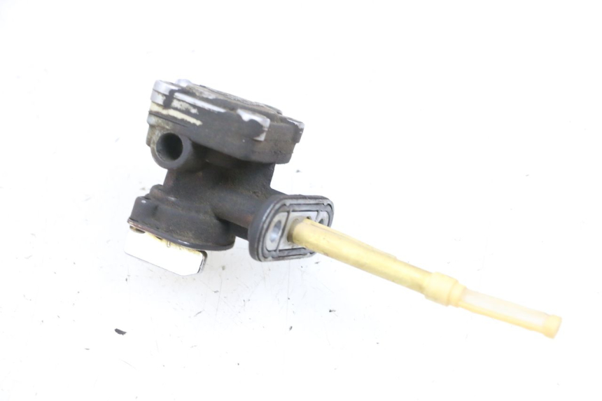 photo de ROBINET RESERVOIR KAWASAKI ZR 7 750 (1999 - 2004) - Zoom état d’usage