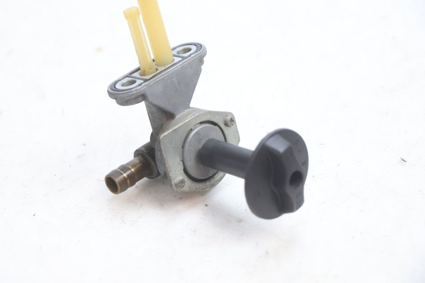 photo de ROBINET RESERVOIR KAWASAKI ZX-6R ZX6R 600 (2000 - 2002) - Détail de la pièce