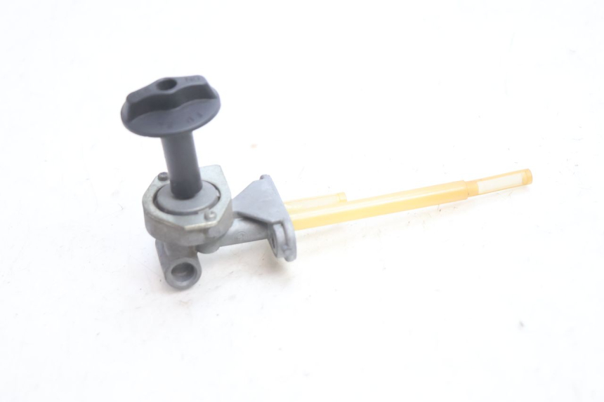 photo de ROBINET RESERVOIR KAWASAKI ZX-6R ZX6R 600 (2000 - 2002) - Autre angle de vue