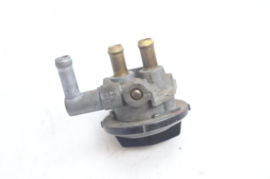 photo de ROBINET RESERVOIR KAWASAKI ZX-6R ZX6R 600 (1995 - 1997) - Gros plan technique