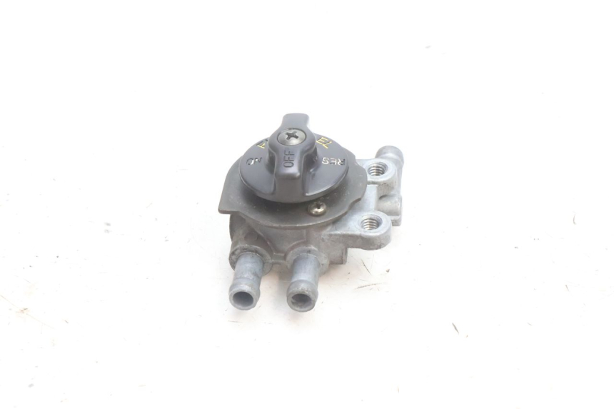 photo de ROBINET RESERVOIR KAWASAKI ZZR 600 (1995 - 2004) - Autre angle de vue