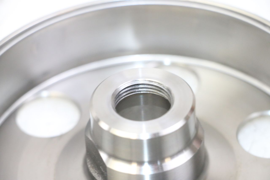 photo de ROTOR HONDA CB R 1000 (2018 - 2023) - Gros plan technique