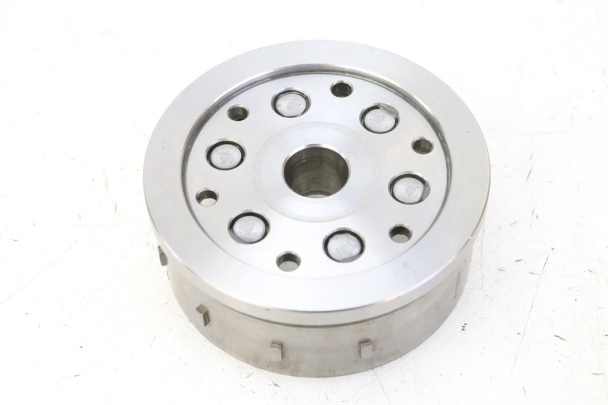 photo de ROTOR HONDA CBF 125 (2009 - 2015) - Gros plan technique