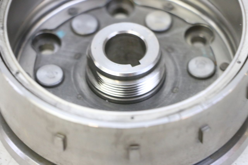 photo de ROTOR HONDA CBF 125 (2009 - 2015) - Points de fixation