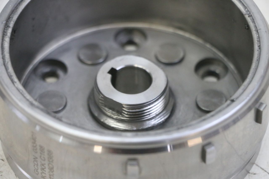 photo de ROTOR HONDA CRF-F CRF F 110 (2019 - 2022) - Gros plan technique