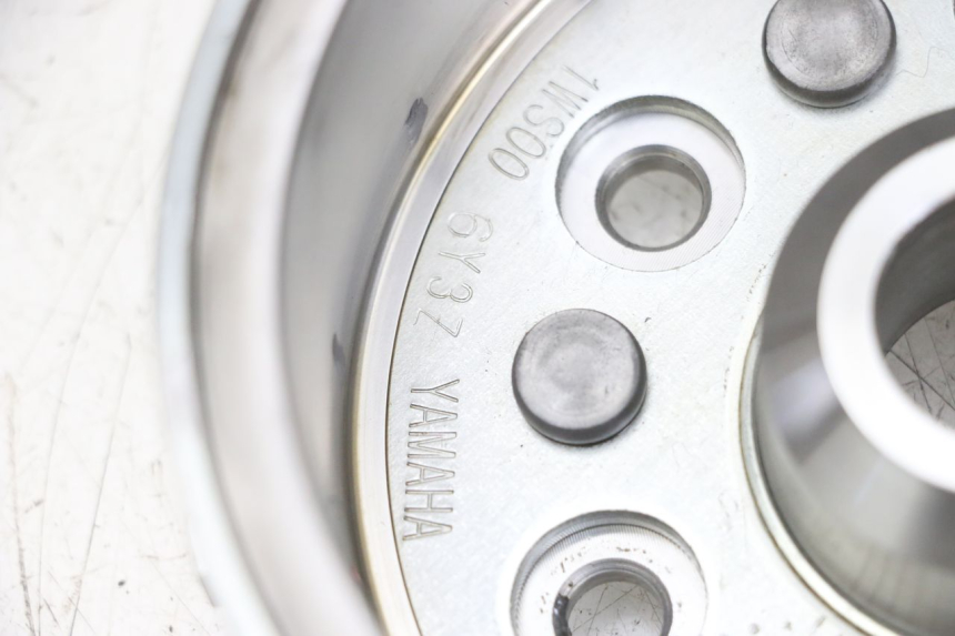 photo de ROTOR YAMAHA MT-07 MT07 ABS 700 (2014 - 2017) - Gros plan technique