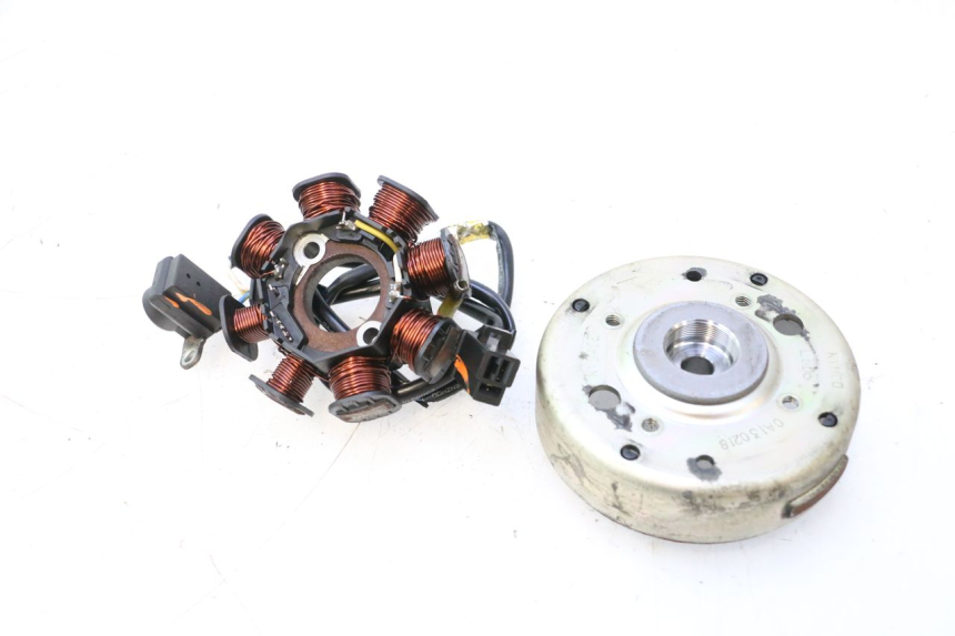 photo de ROTOR STATOR KYMCO AGILITY PREMIUM 50 (2007 - 2010) - Gros plan technique
