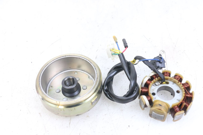 photo de ROTOR STATOR JONWAY AZTRAL 125 (2008 - 2017) - Gros plan technique
