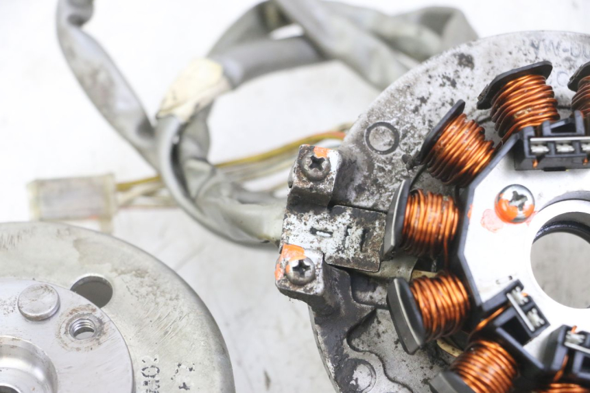 photo de ROTOR STATOR MBK BOOSTER SPIRIT NAKED 50 (2004 - 2017) - Marquages et références