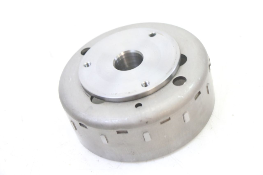 photo de ROTOR STATOR SUZUKI BURGMAN 125 (2007 - 2014) - Gros plan technique