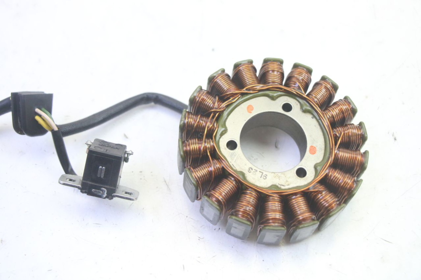 photo de ROTOR STATOR SUZUKI BURGMAN 125 (2007 - 2014) - Points de fixation