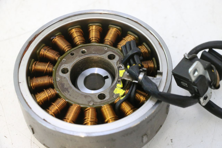 photo de ROTOR STATOR SUZUKI BURGMAN 125 (2007 - 2014) - Gros plan technique
