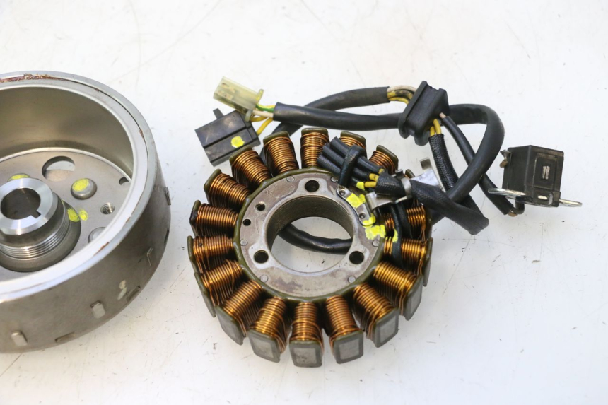 photo de ROTOR STATOR SUZUKI BURGMAN 125 (2007 - 2014) - Marquages et références