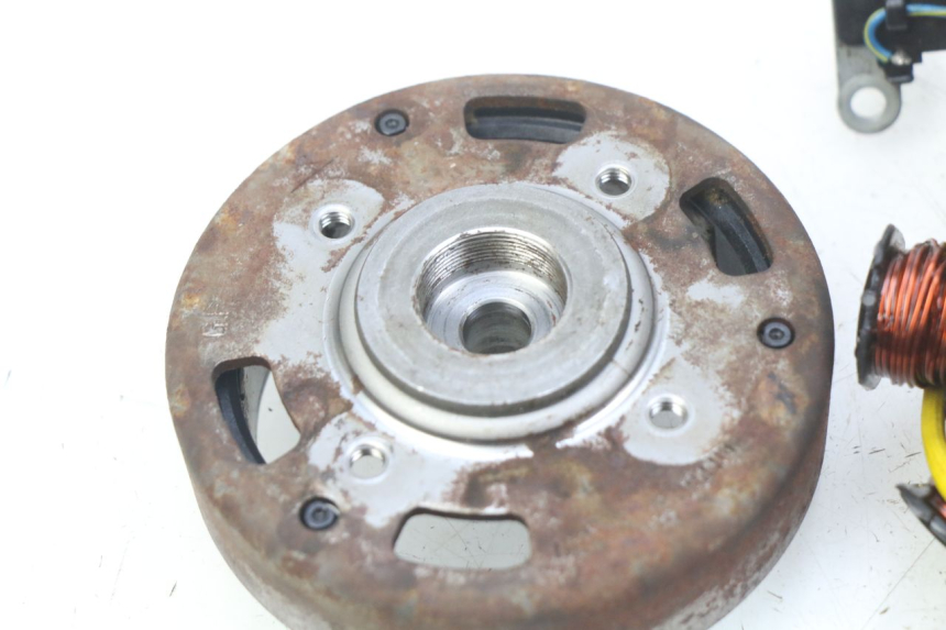photo de ROTOR STATOR PEUGEOT BUXY 50 (1993 - 1998) - Points de fixation