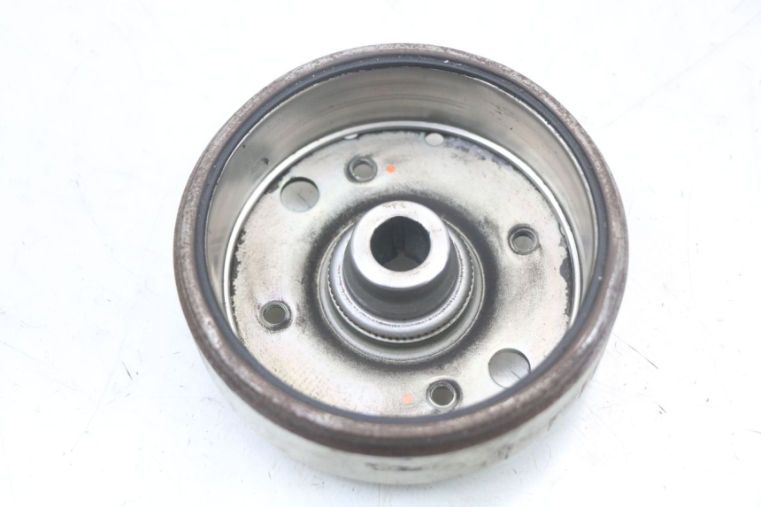 photo de ROTOR STATOR KYMCO DINK 4T 50 (2007 - 2018) - Gros plan technique