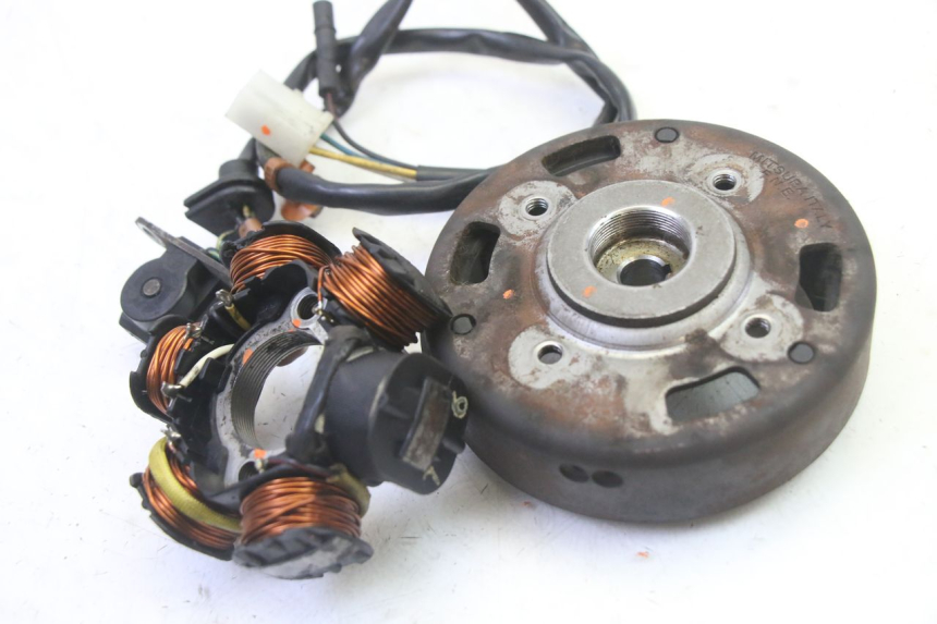 photo de ROTOR STATOR PEUGEOT ELYSTAR 50 (2002 - 2014) - Gros plan technique