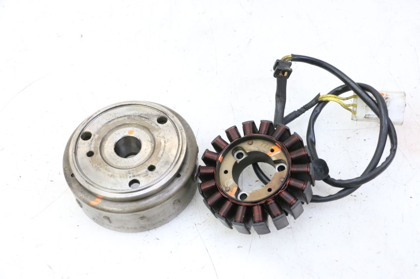 photo de ROTOR STATOR HONDA FES S-WING SWING ABS 125 (2007 - 2015) - Vue rapprochée