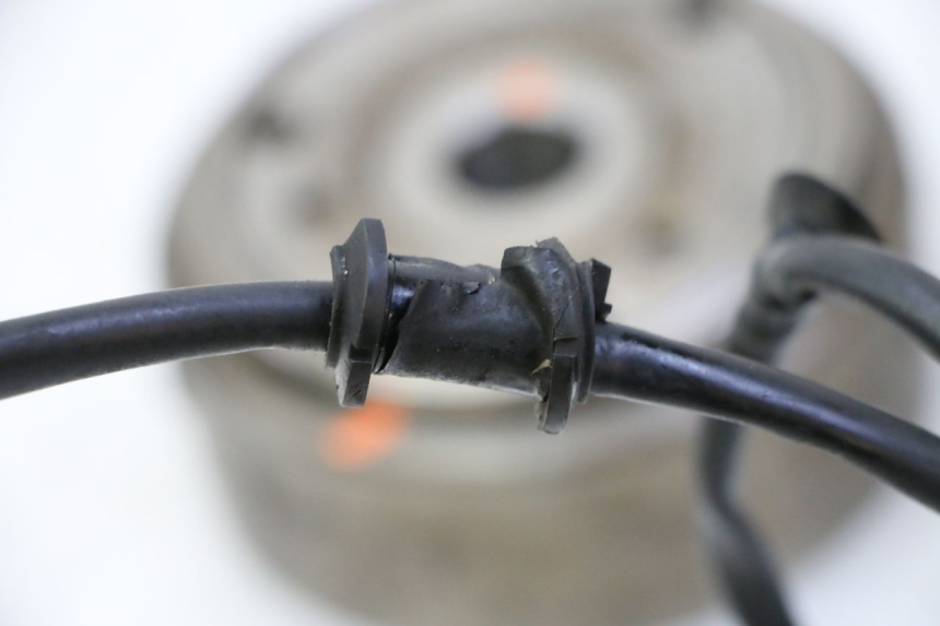 photo de ROTOR STATOR HONDA FES S-WING SWING ABS 125 (2007 - 2015) - Gros plan technique