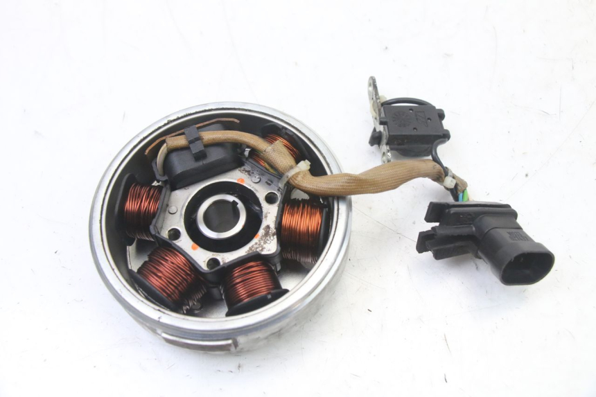 photo de ROTOR STATOR PIAGGIO FLY 2T 50 (2004 - 2017) - Autre angle de vue