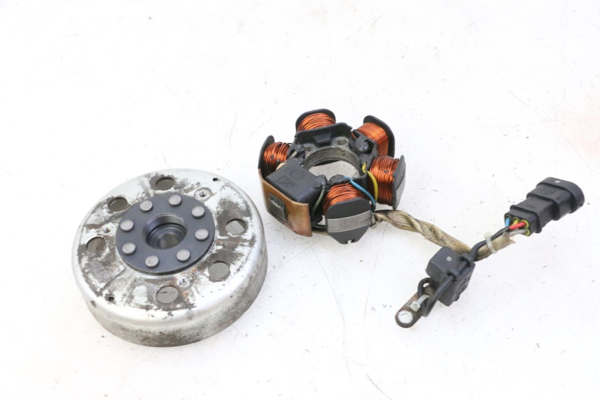 photo de ROTOR STATOR PIAGGIO FLY 2T 50 (2004 - 2017) - Autre angle de vue