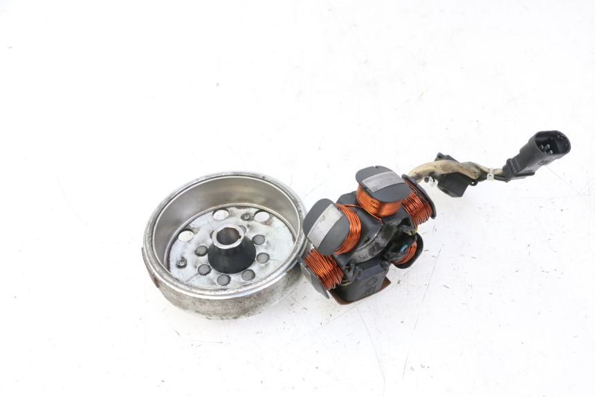 photo de ROTOR STATOR PIAGGIO FLY 2T 50 (2004 - 2017) - Points de fixation