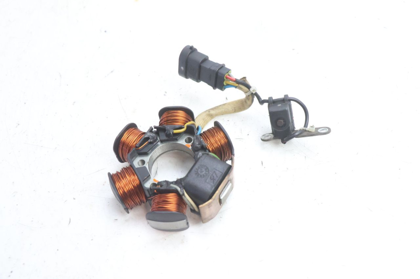 photo de ROTOR STATOR PIAGGIO FLY 2T 50 (2004 - 2017) - Gros plan technique